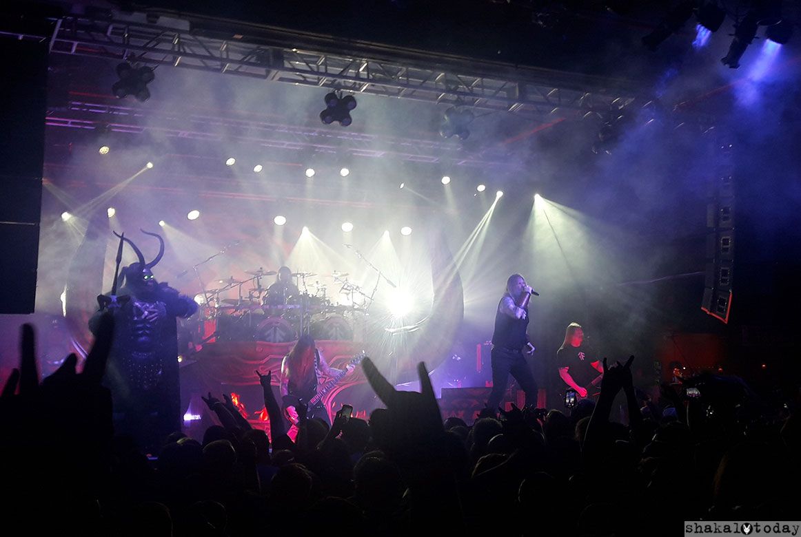 Шведы нагибают Америку! Обзор концерта At the Gates, Arch Enemy и Amon Amarth