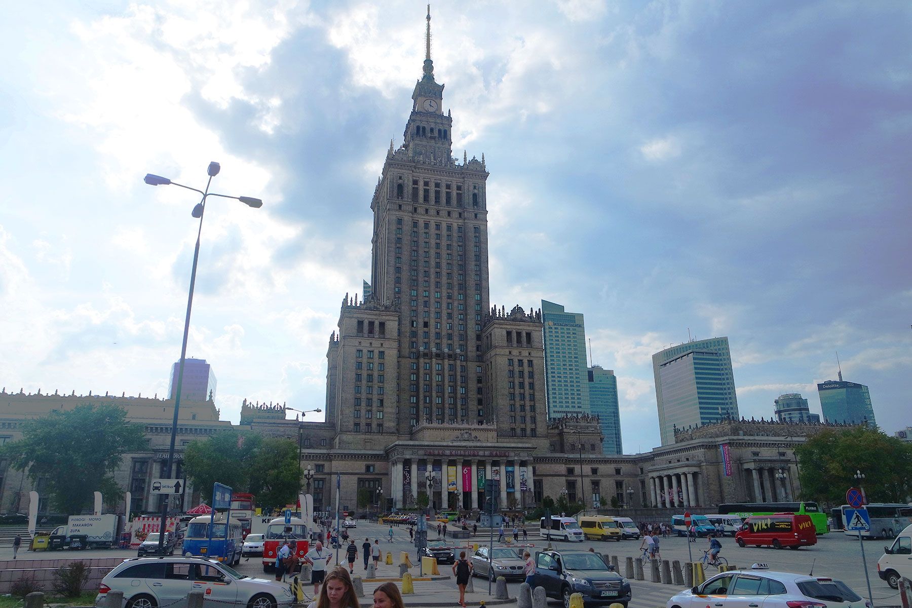 Дворец зависимости. О сталинской высотке в центре Варшавы