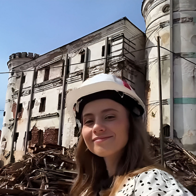 «Чтобы два раза не ходить». Некоторых блогеров после экскурсии по Володарке решили не отпускать
